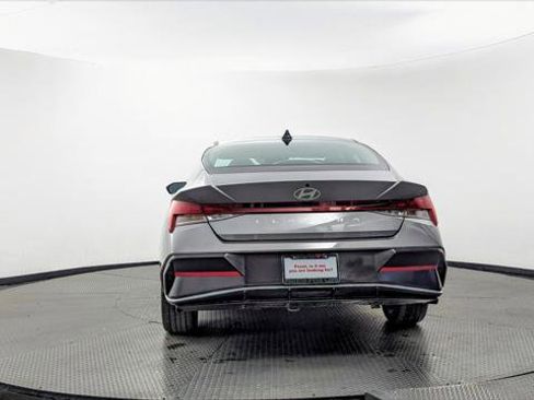 Used 2025 Hyundai Elantra SEL image 7