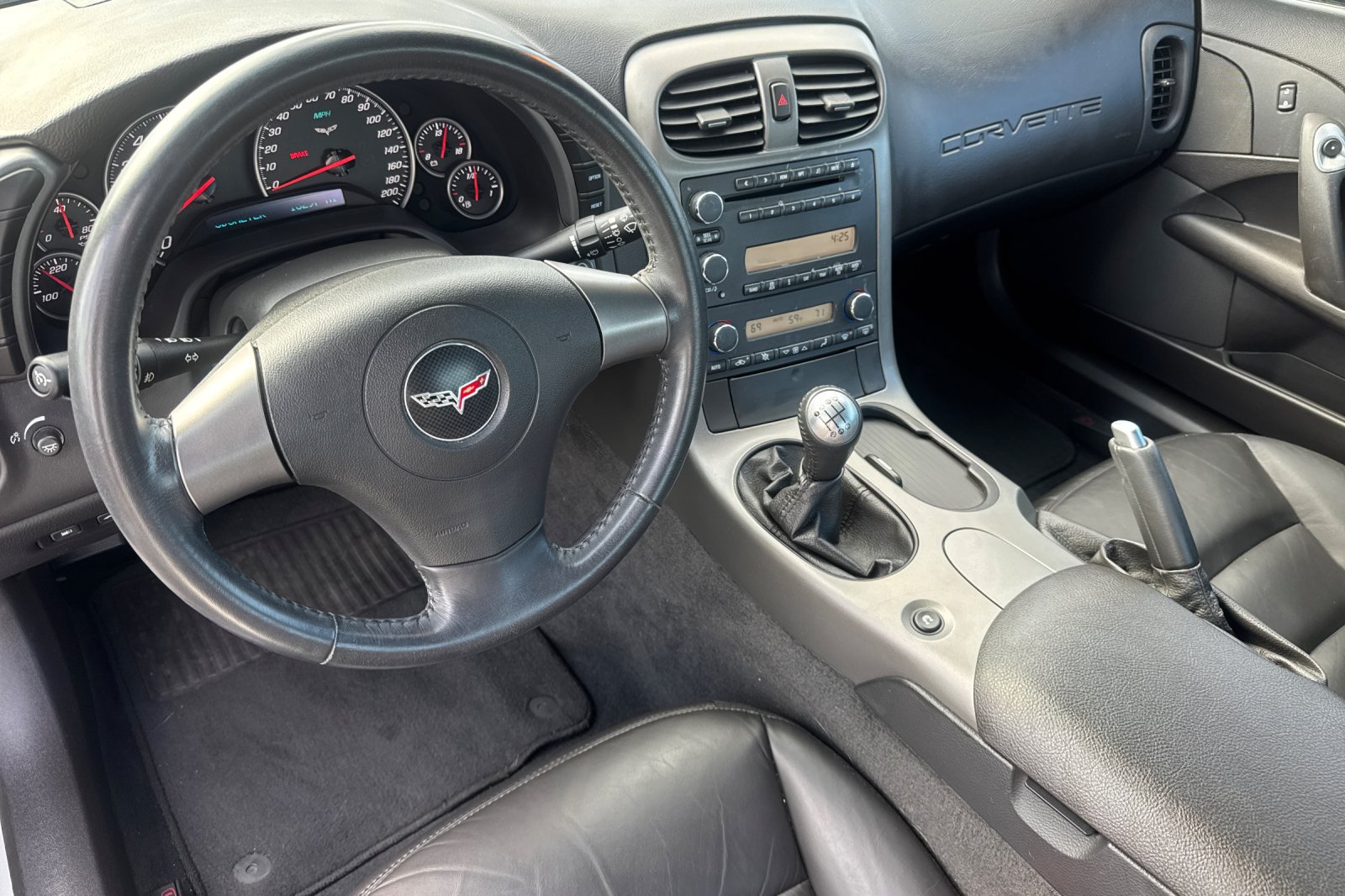 Used 2007 Chevrolet Corvette Coupe RWD image 16