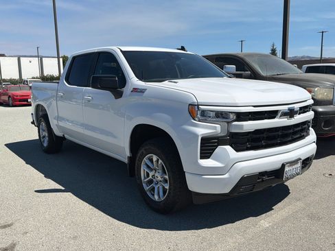 Used 2023 Chevrolet Silverado 1500 RST w/ Z71 Off-Road Package AWD/4WD image 2