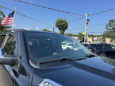 Used 2022 RAM 1500 Laramie AWD/4WD image 14
