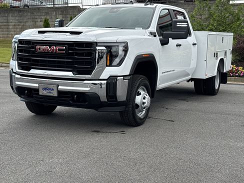 New 2025 GMC Sierra 3500 Pro w/ Convenience Package image 5