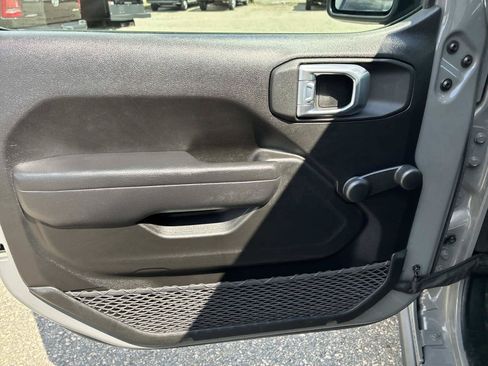 Used 2022 Jeep Wrangler Unlimited Sport AWD/4WD image 19