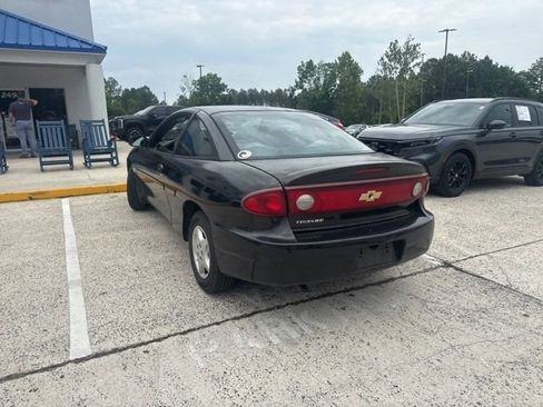 Used 2004 Chevrolet Cavalier Coupe w/ Preferred Equipment Group FWD image 18