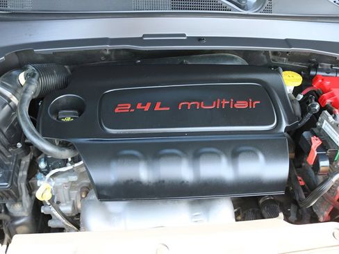 Used 2021 Jeep Compass Latitude w/ Driver Assistance Group AWD/4WD image 10