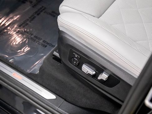 Used 2024 BMW X7 xDrive40i image 14