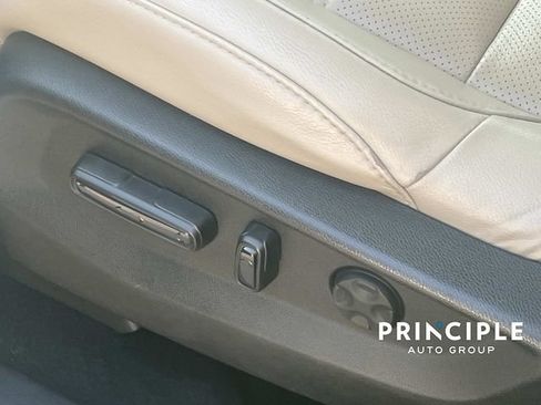Used 2018 Honda CR-V EX-L image 16