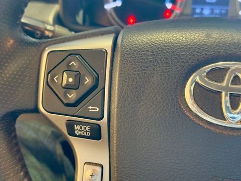Used 2018 Toyota 4Runner 4WD image 11