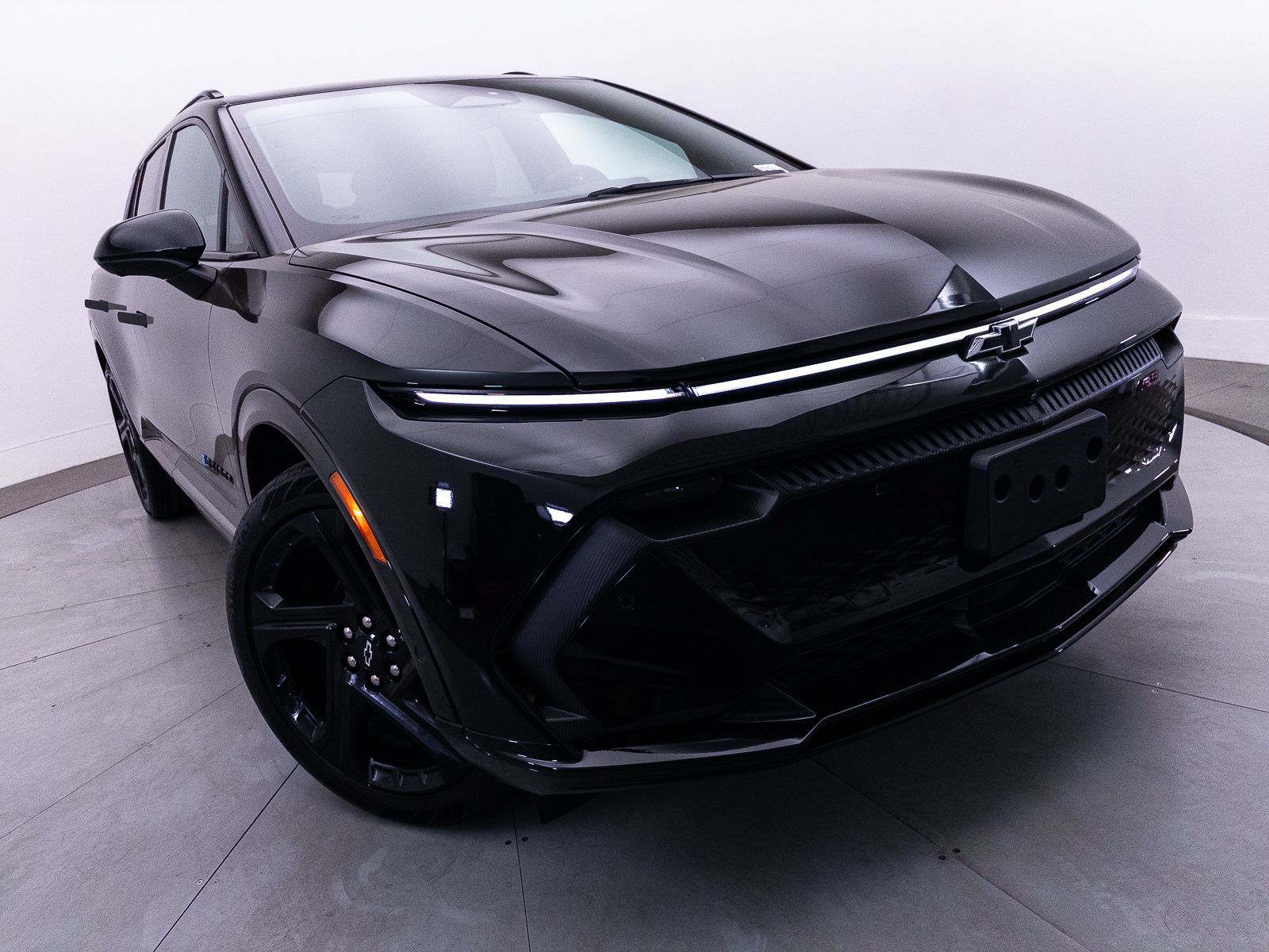 Used 2024 Chevrolet Equinox EV RS FWD image 4