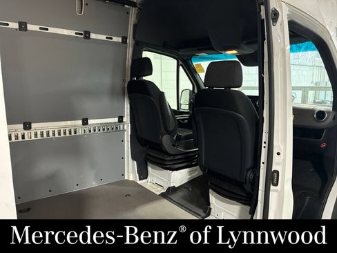 Used 2023 Mercedes-Benz Sprinter 2500 image 6