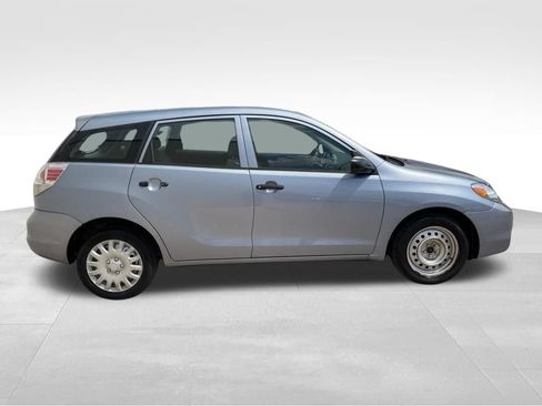 Used 2007 Toyota Matrix FWD image 4
