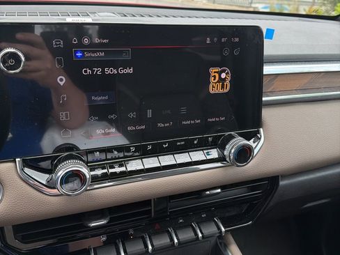 Used 2025 GMC Canyon Denali AWD/4WD image 6