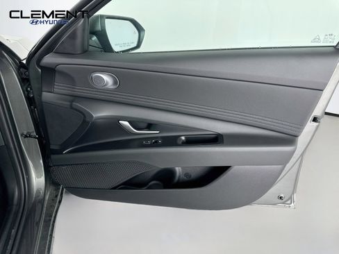 New 2026 Hyundai Elantra Limited FWD image 32