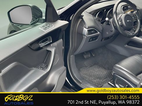 Used 2018 Jaguar F-PACE Premium image 10