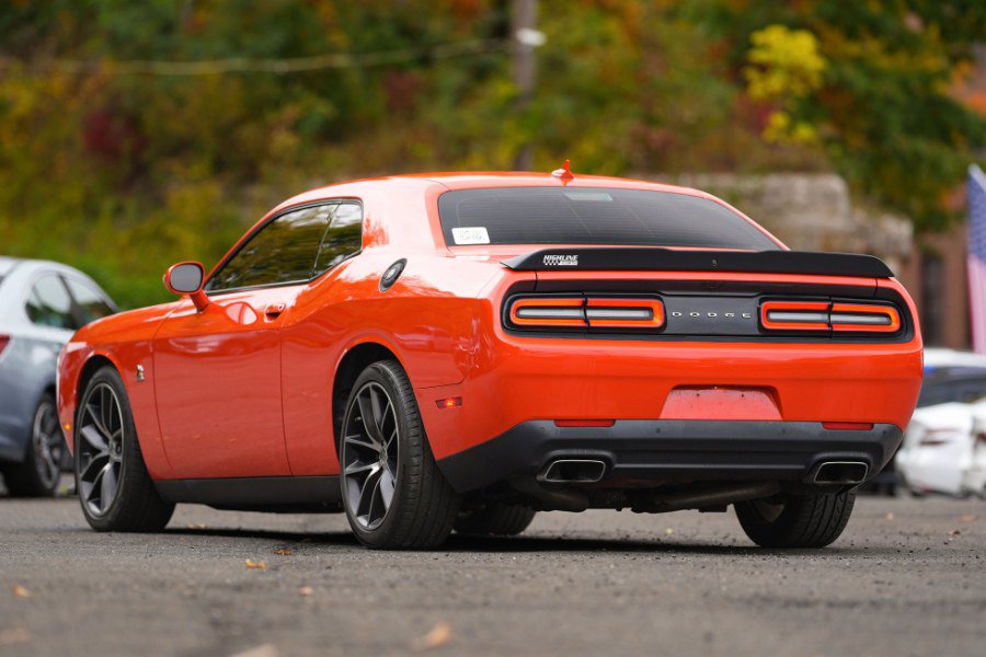Used 2017 Dodge Challenger R/T Scat Pack RWD image 5