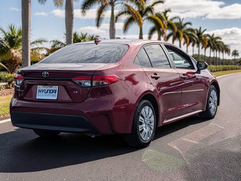 Used 2023 Toyota Corolla LE FWD image 5