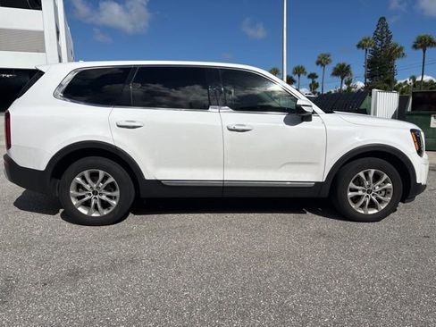 Used 2022 Kia Telluride LX image 2