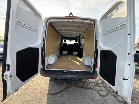 Used 2024 Mercedes-Benz Sprinter 2500 image 16
