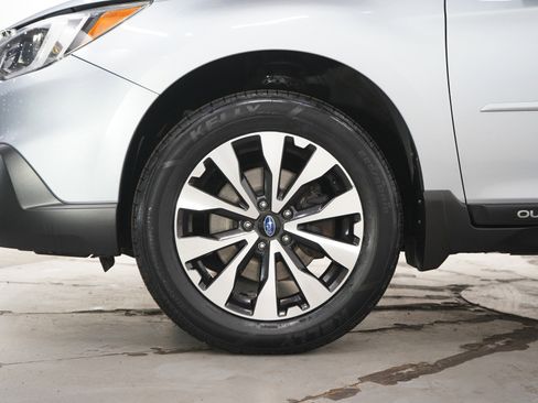 Used 2016 Subaru Outback 3.6R Limited AWD/4WD image 31