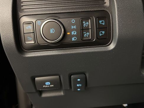 New 2025 Ford F250 Platinum image 26