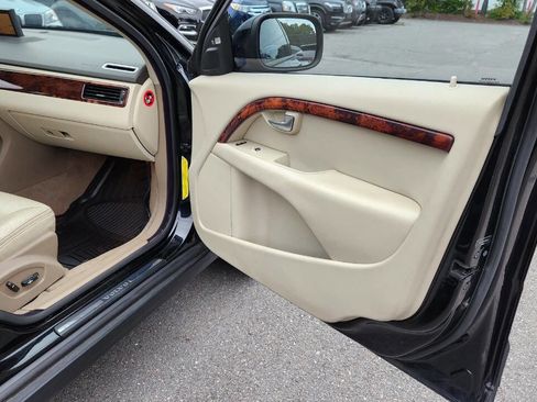 Used 2008 Volvo XC70 3.2 image 32