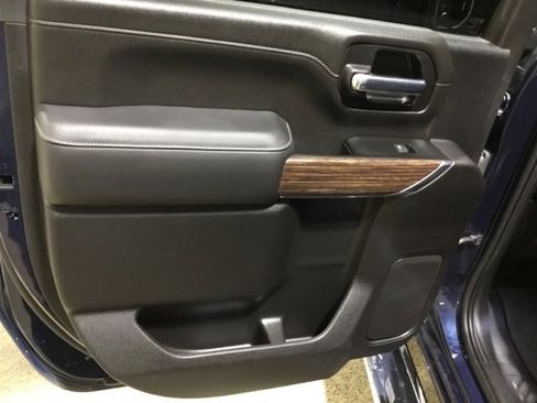 Used 2022 Chevrolet Silverado 2500 High Country w/ Technology Package image 50