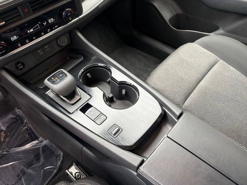 Used 2025 Nissan Rogue SV image 71