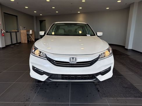 Used 2017 Honda Accord LX image 2