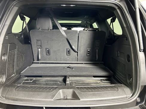 Used 2023 GMC Yukon XL SLT image 28