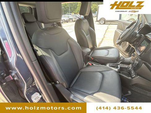 Used 2022 Jeep Renegade Limited w/ Sun, Sound & Wheels Group image 28