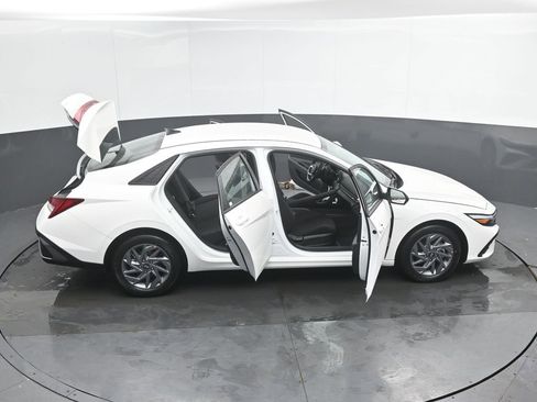 New 2026 Hyundai Elantra Hybrid FWD image 51