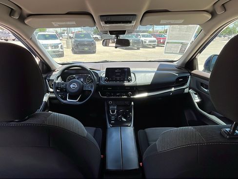 Used 2023 Nissan Rogue SV FWD image 25