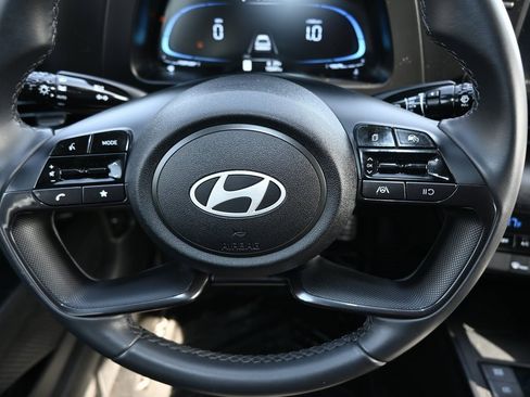 Certified 2025 Hyundai Elantra Sport image 15
