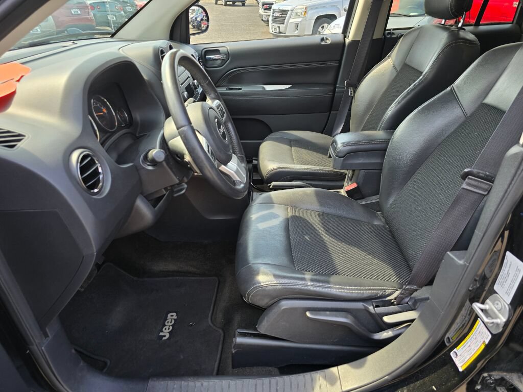 Used 2016 Jeep Compass Latitude AWD/4WD image 22