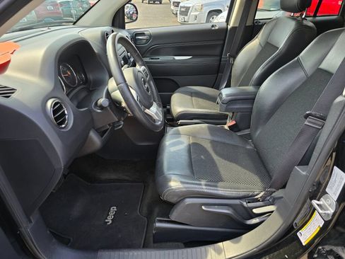 Used 2016 Jeep Compass Latitude AWD/4WD image 22