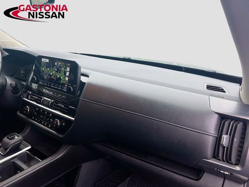 Used 2023 Nissan Pathfinder SL w/ SL Premium Package image 38