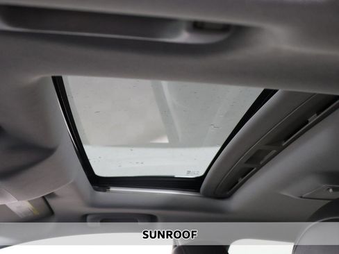 Used 2018 Chevrolet Trax LT w/ Sun & Sound Package image 3