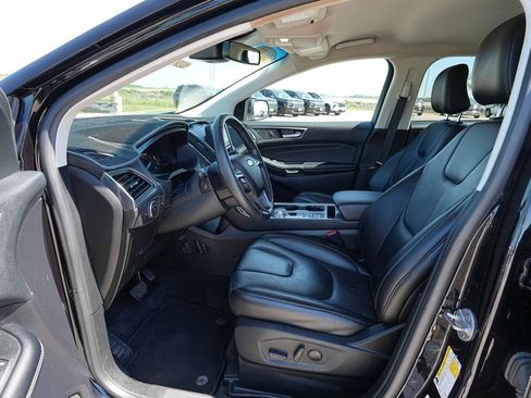 Used 2022 Ford Edge Titanium AWD/4WD image 16