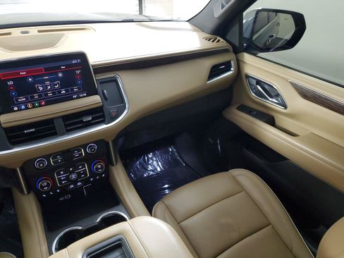 Used 2021 Chevrolet Tahoe Premier RWD image 16