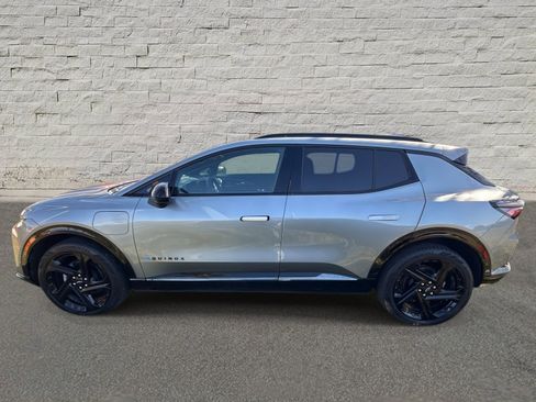 Used 2024 Chevrolet Equinox EV RS image 8