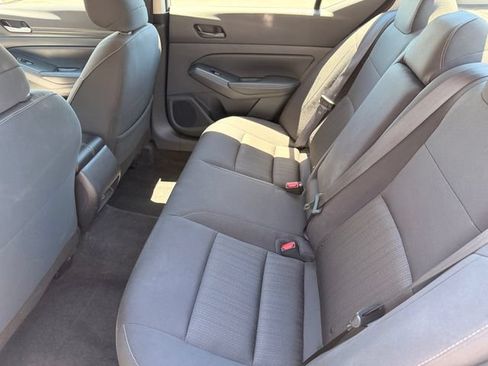 Used 2025 Nissan Altima 2.5 SV FWD image 7