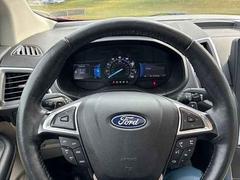 Used 2022 Ford Edge Titanium w/ Class II Trailer Tow Package AWD/4WD image 27
