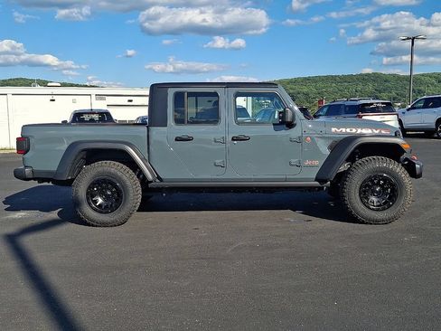 Used 2026 Jeep Gladiator Mojave AWD/4WD image 6
