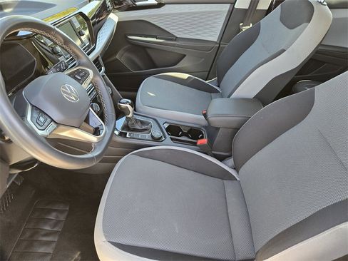 Used 2024 Volkswagen Taos S image 18