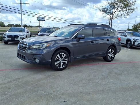 Used 2018 Subaru Outback 3.6R Limited image 23