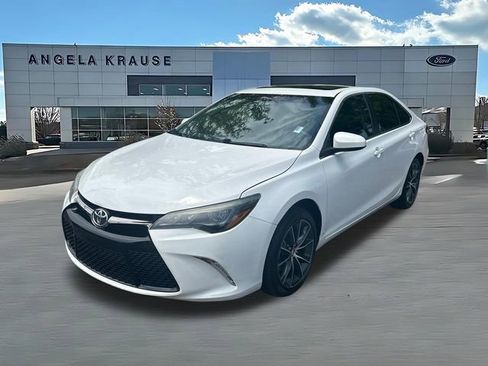 Used 2016 Toyota Camry XSE FWD image 3