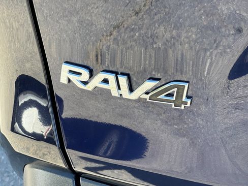 Used 2024 Toyota RAV4 XLE FWD image 28