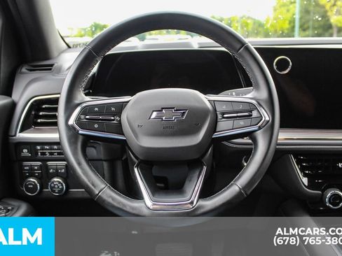 Used 2025 Chevrolet Suburban Z71 AWD/4WD image 25