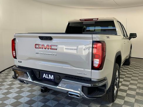 New 2026 GMC Sierra 1500 SLE image 8