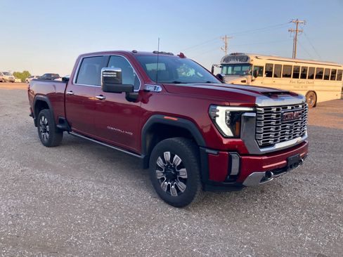 Used 2024 GMC Sierra 2500 Denali w/ Denali Reserve Package AWD/4WD image 9