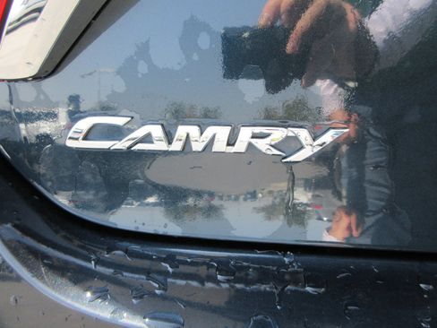 Used 2015 Toyota Camry LE FWD image 8